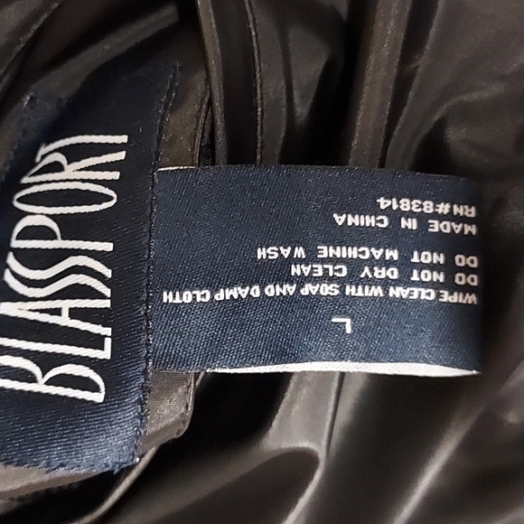 Blassport reversible faux fur/black vest large - Picture 12 of 13